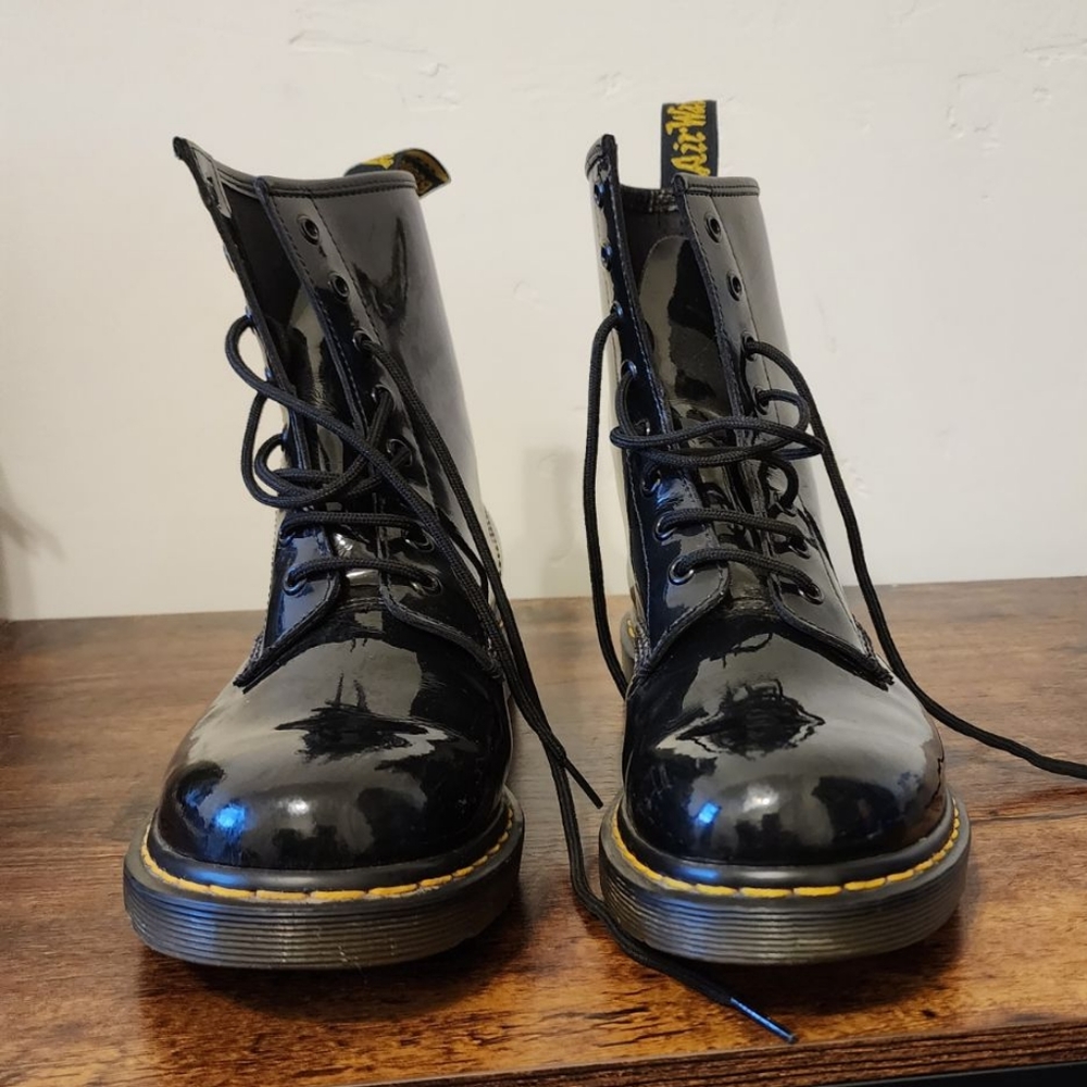 EUC Dr. Martens 1460 Patent Leather Boots! - Picture 2 of 13